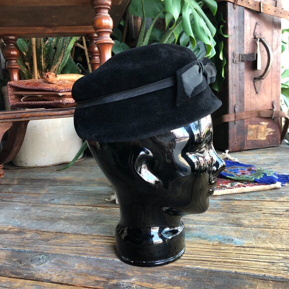 Vintage Black Velour Hat, Pillbox Hats For Fall Winter , Velvet Cloche Hat - Picture 2 of 9